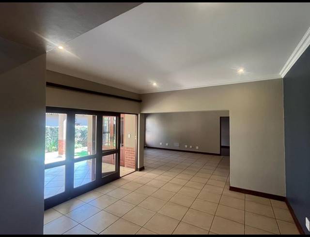 3 BEDROOM CLUSTER FOR SALE IN MENLO PARK